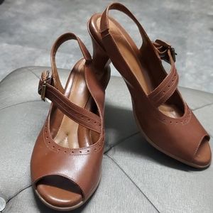 Nurture cushioned peep toe kitten heels size 7